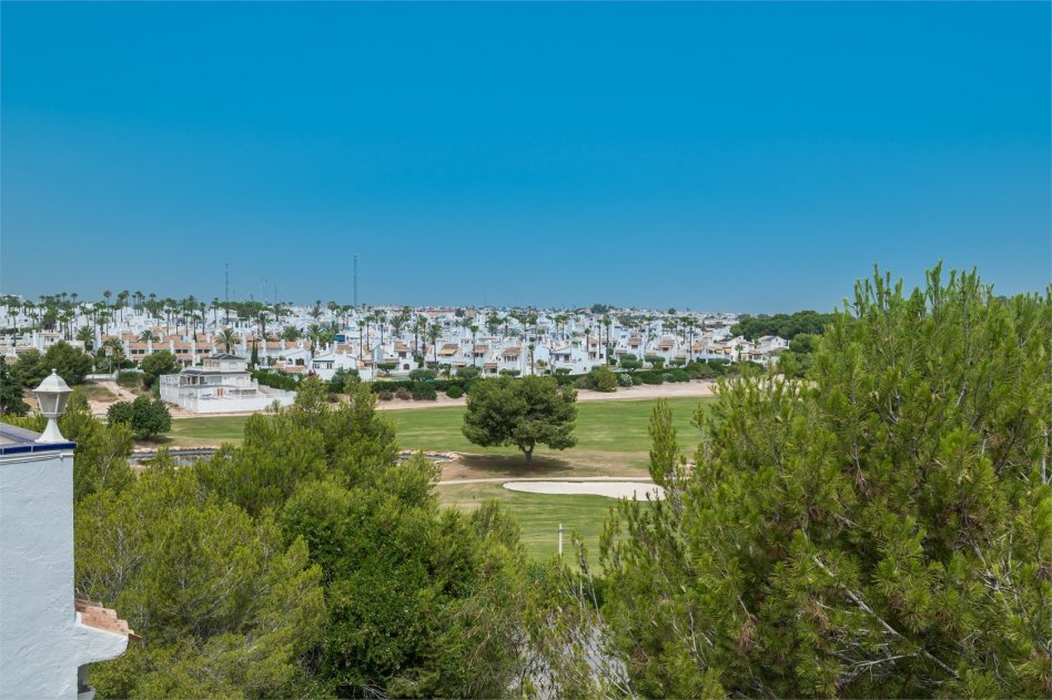Mysigt hus intill golfbanorna (Spain)