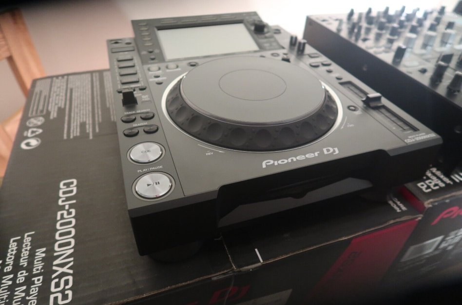 Pioneer CDJ 2000 NXS2 + DJM 900 NXS2 ins