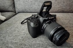 Canon EOS 1300D + objektiv