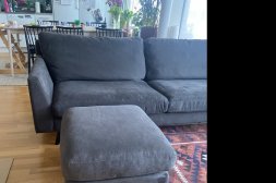 Lee 3-sits brungrå soffa + sittpuff