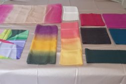 Vackra silkes-scarfes säljes